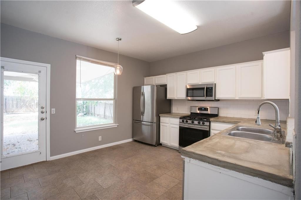 2418 Allred Dr-Unit -A in Austin, TX - Building Photo