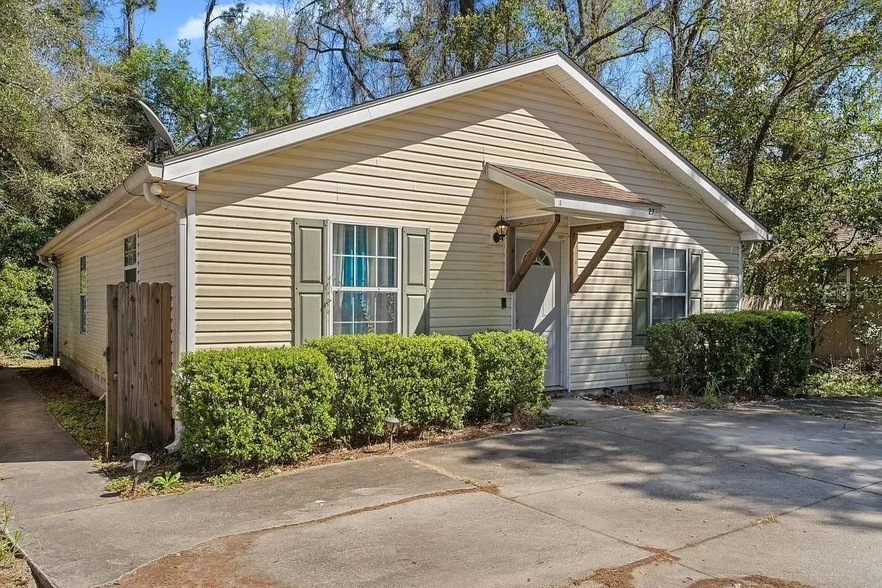 2719 Lake Munson St in Tallahassee, FL - Building Photo