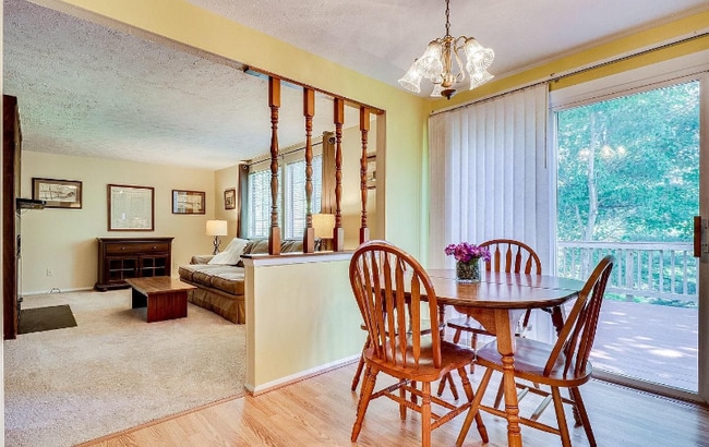 9417 Mirror Pond Dr in Fairfax, VA - Building Photo - Building Photo