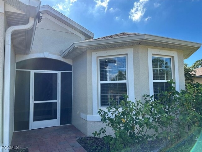 2104 Jacaranda Pkwy W in Cape Coral, FL - Building Photo - Building Photo
