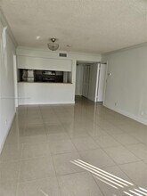 8160 Geneva Ct in Doral, FL - Building Photo - Building Photo