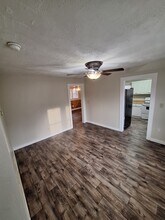 5771 Seneca Trl S in Ronceverte, WV - Foto de edificio - Building Photo