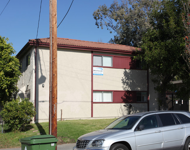 1035 W 39th St in Los Angeles, CA - Building Photo - Building Photo