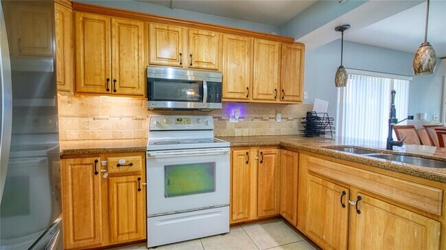 11101 SW 15th Mnr in Davie, FL - Building Photo - Building Photo