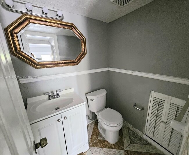 2629 NW 60th Way in Sunrise, FL - Building Photo - Building Photo