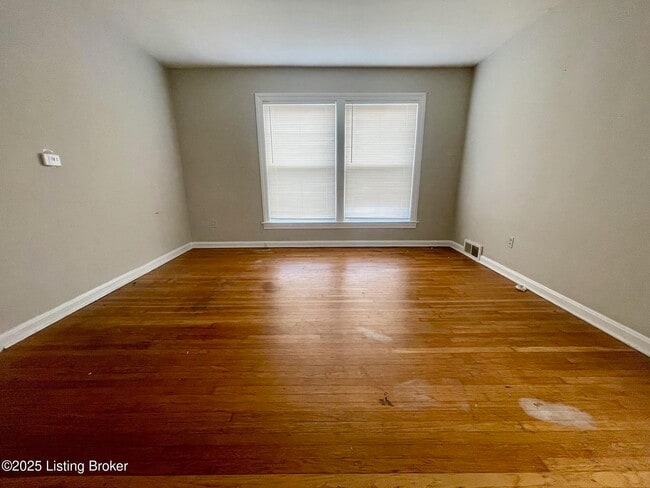 208 Breckenridge Ln in Louisville, KY - Building Photo - Building Photo