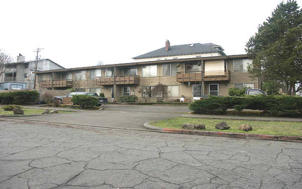 Park 12 Apartments in Tacoma, WA - Building Photo - Building Photo