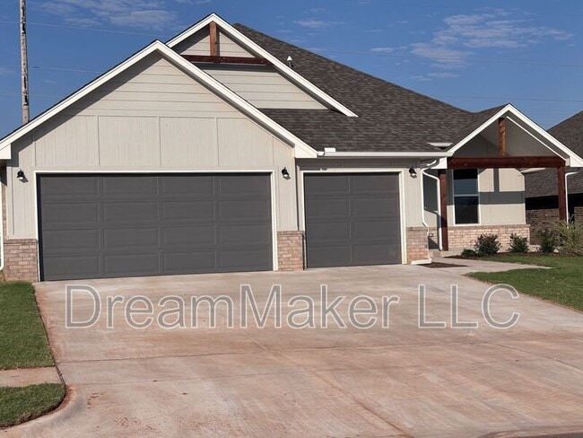1906 Holw Crst Ct