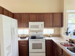 4965 SW 153rd Ave in Davie, FL - Foto de edificio - Building Photo