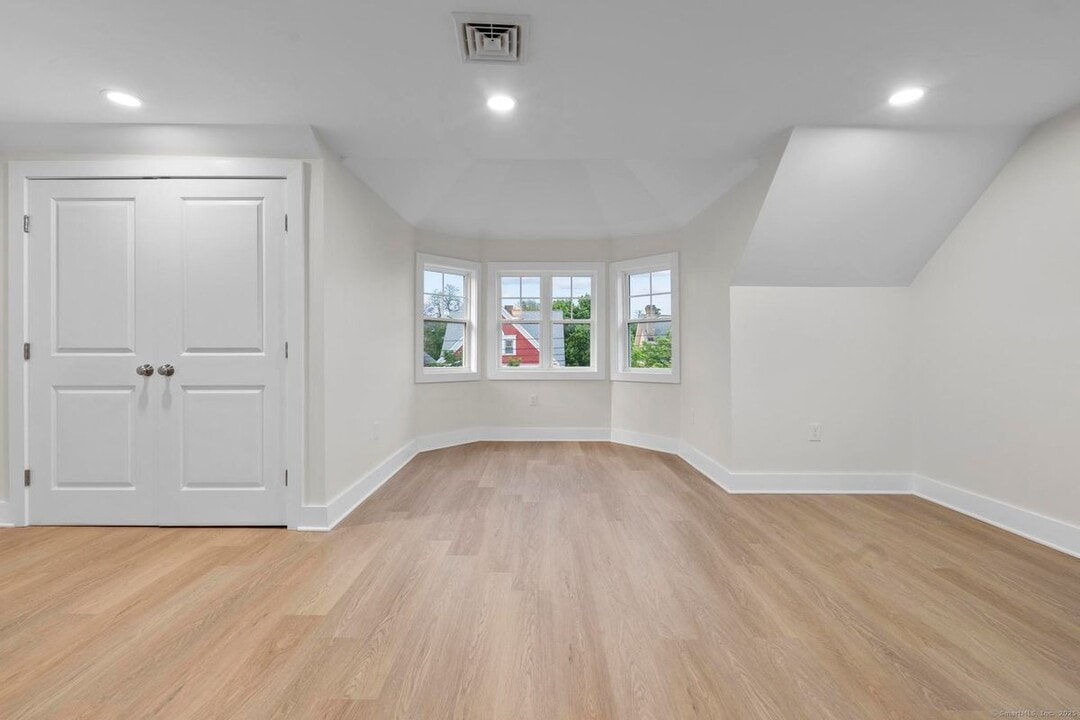 1546 Chapel St in New Haven, CT - Building Photo