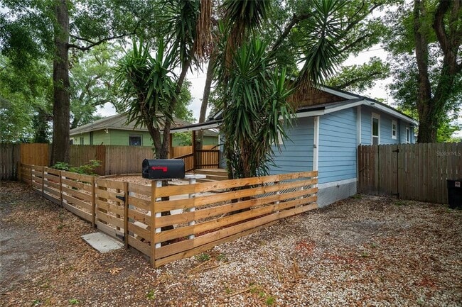 6704 N Taliaferro Ave in Tampa, FL - Building Photo - Building Photo