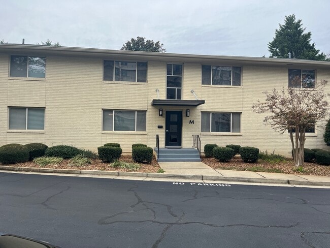 449 Clairemont Ave in Decatur, GA - Building Photo - Building Photo