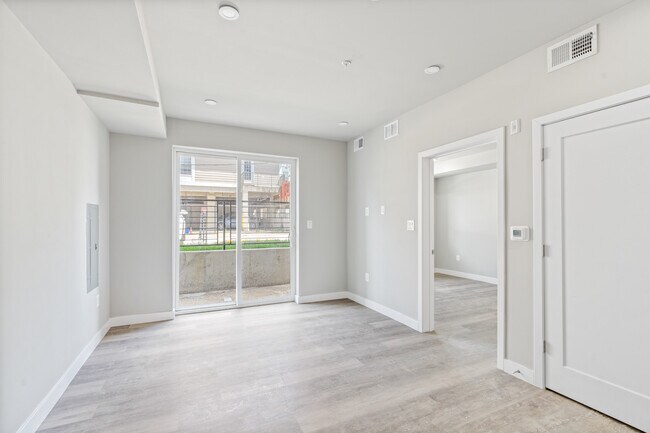 22 Kennedy St NW in Washington, DC - Building Photo - Interior Photo