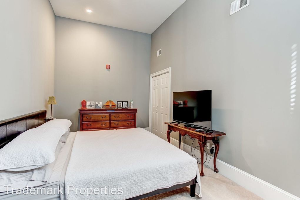 7 W Mulberry St in Baltimore, MD - Building Photo