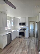 5063 N Menard Ave, Unit 2 in Chicago, IL - Building Photo