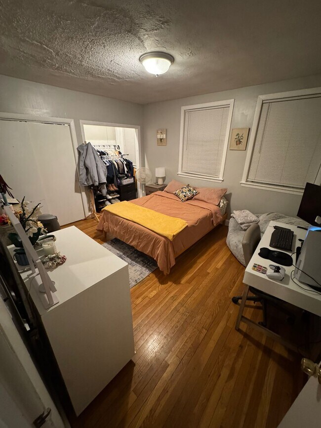 875 Beacon St, Unit 43