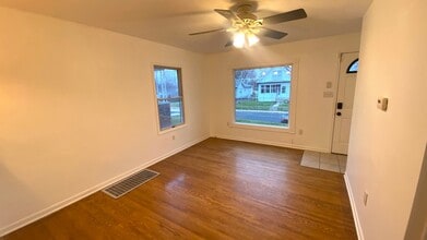 1431 E Paris Ave in Peoria, IL - Building Photo - Building Photo