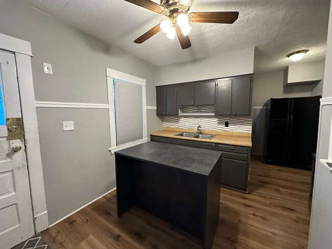 4408 Alpha Ave, Unit 1 in Newburgh Heights, OH - Building Photo - Building Photo