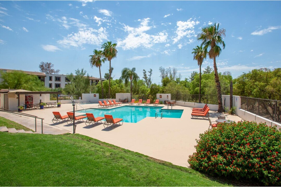 Sunrise Ridge in Tucson, AZ - Building Photo