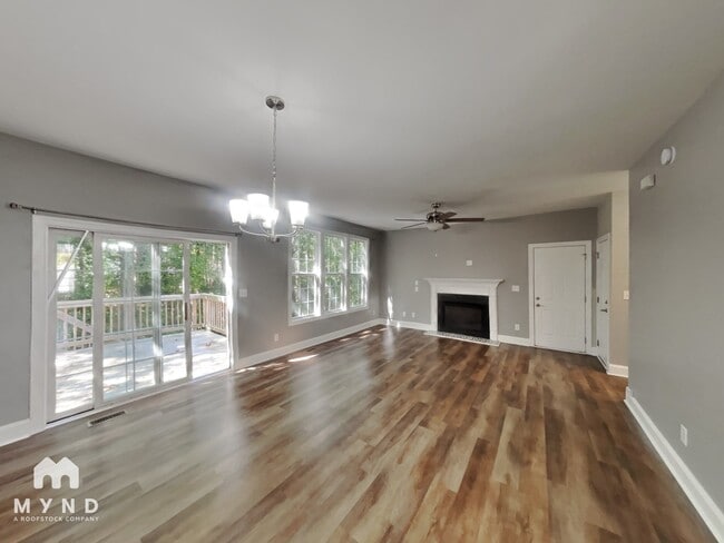 2412 Farlow Gap Ln in Raleigh, NC - Foto de edificio - Building Photo