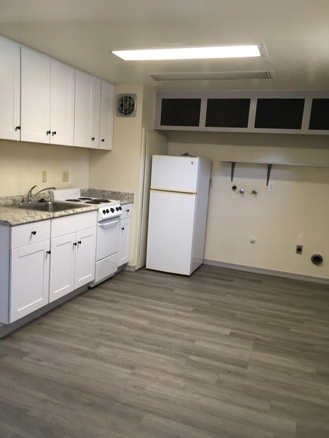 226 Elefa St, Unit A in Roseville, CA - Building Photo - Building Photo