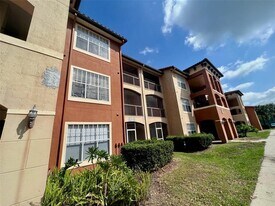 5506 Metrowest Blvd in Orlando, FL - Building Photo