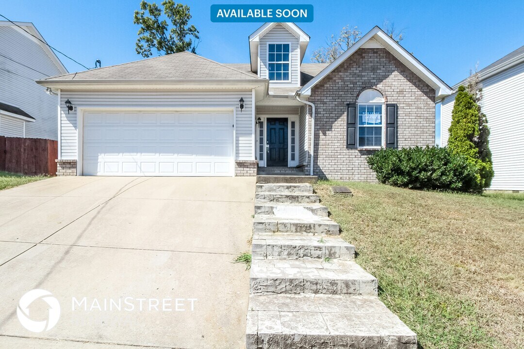245 Grovedale Trce in Nashville, TN - Building Photo
