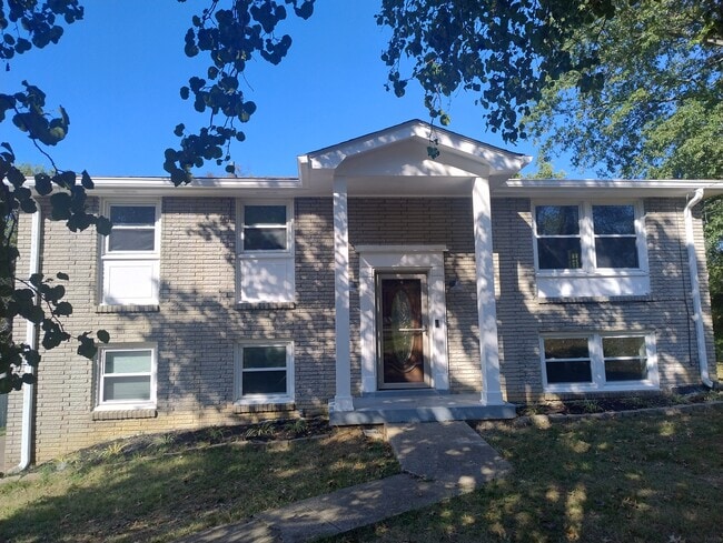 property at 121 Robinhood Cir