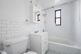 525-527 Riverdale Avenue in Yonkers, NY - Building Photo - Building Photo