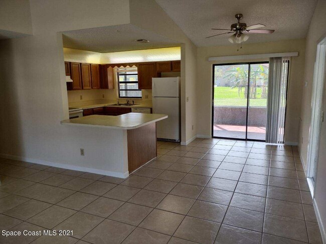 1420 Waldrun St SE in Palm Bay, FL - Building Photo - Building Photo