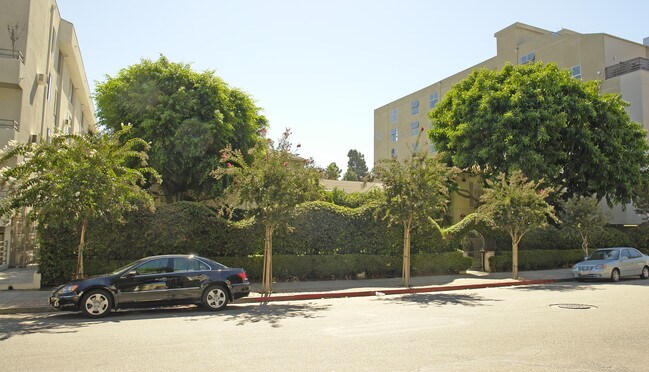 7050-7060 Hawthorn Ave in Los Angeles, CA - Building Photo - Building Photo