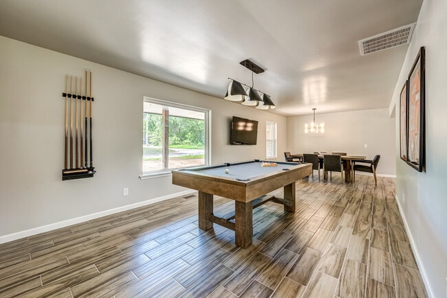 11 N Pecan Dr