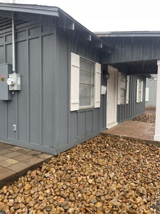 310 Powers St in Nacogdoches, TX - Building Photo