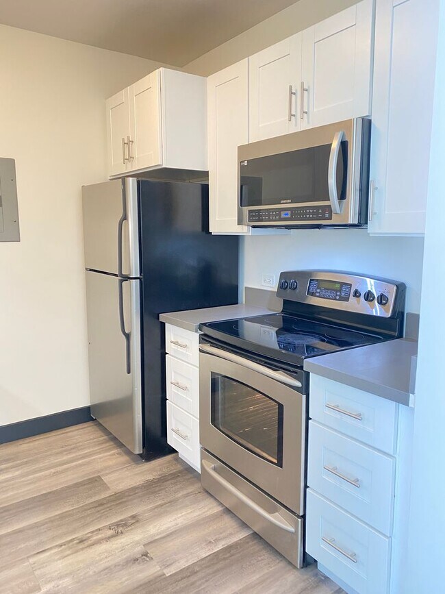 425 W Beech St in San Diego, CA - Building Photo - Building Photo