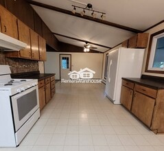 10364 County Rd 17 SE in Delano, MN - Building Photo - Building Photo
