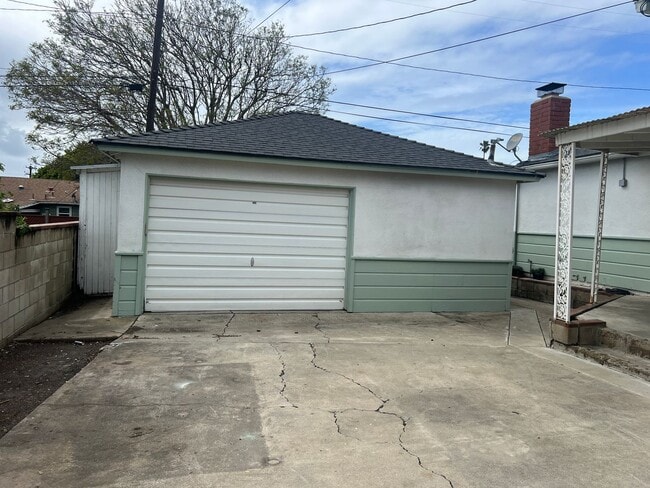 2277 Elizabeth Dr in Ventura, CA - Building Photo - Building Photo