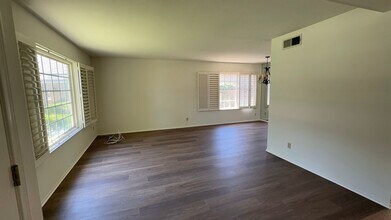 6047 Kingsbriar Dr in Yorba Linda, CA - Building Photo - Building Photo
