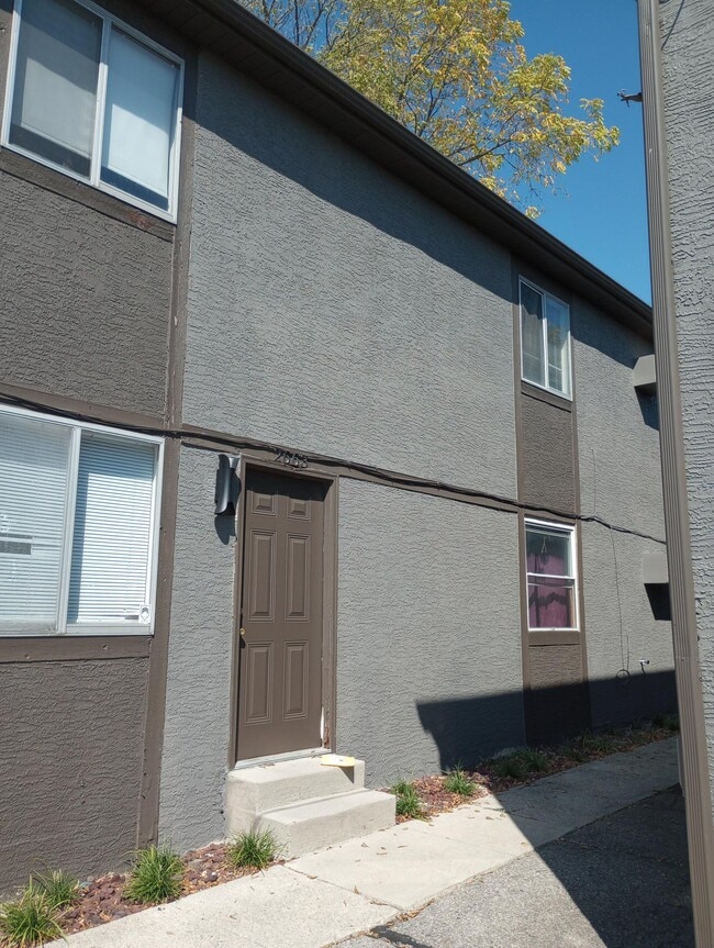 2663-2671 Medary Ave in Columbus, OH - Foto de edificio - Building Photo
