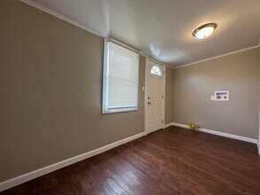 104 North St in Taft, CA - Foto de edificio - Building Photo