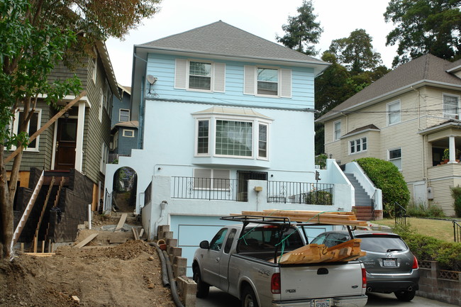 565-567 El Dorado Ave in Oakland, CA - Building Photo - Building Photo