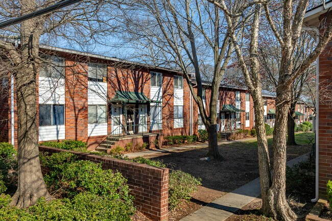 Station Square Apartments in Atlanta, GA - Foto de edificio - Building Photo
