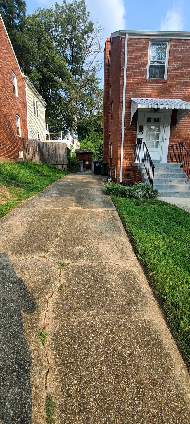 5705 36th Ave, Unit #1 in Hyattsville, MD - Building Photo - Building Photo