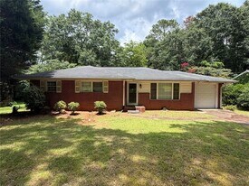 2726 Hollywood Dr in Decatur, GA - Building Photo