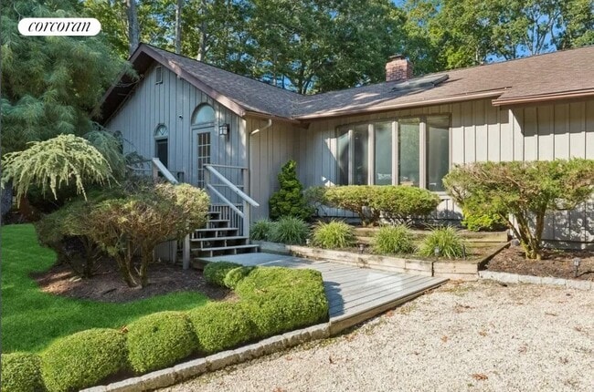 property at 4 Spyglass Ln