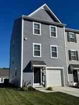 229 Clifton Mnr in Falling Waters, WV - Building Photo