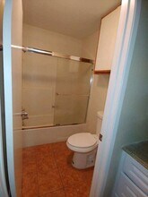 44500 15th St E, Unit 6 in Lancaster, CA - Foto de edificio - Building Photo