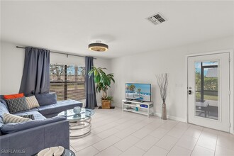 13268 Whitehaven Ln in Ft. Myers, FL - Building Photo - Building Photo
