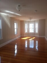 86 Glenwood Rd, Unit Apt2 in Somerville, MA - Foto de edificio - Building Photo