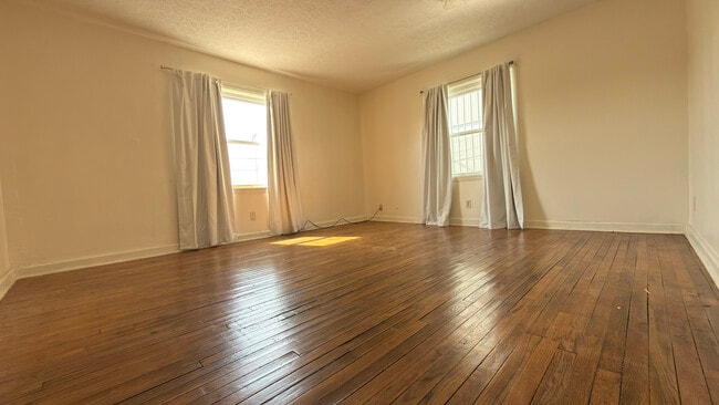 221 Walnut St, Unit Apartment D