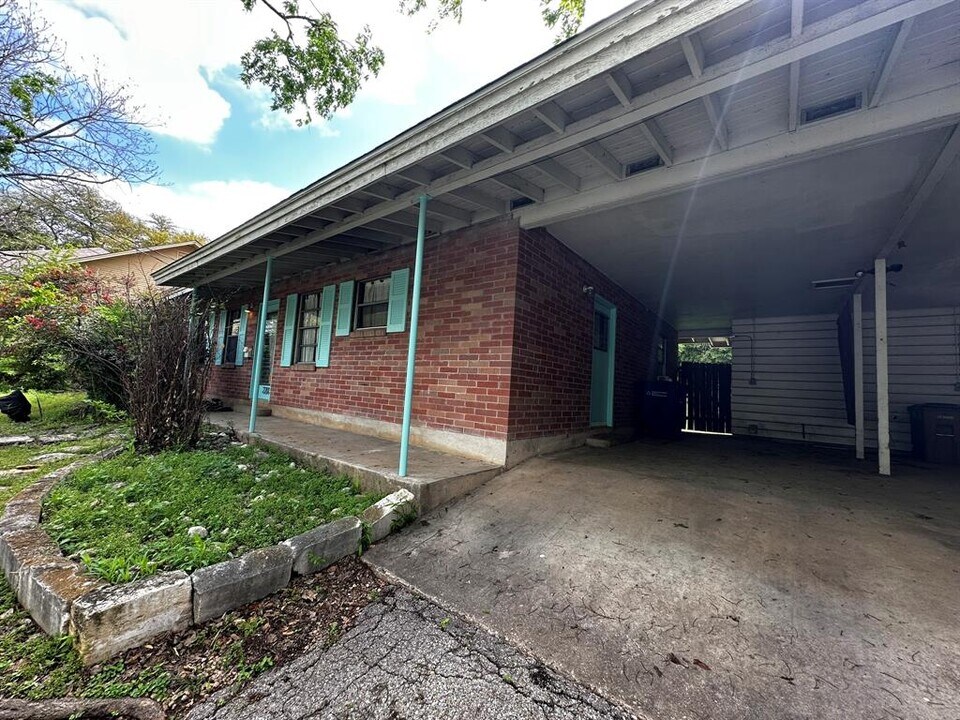 2203 Alta Vista Ave in Austin, TX - Building Photo